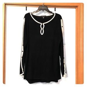 Cute Black Sweater with slits in the sleeves